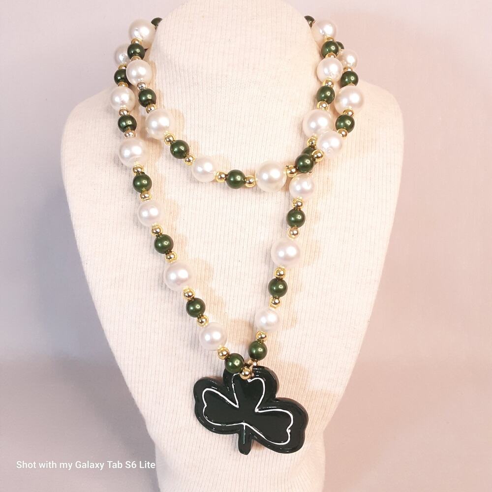 💎St Patrick's Day Chunky Necklace Green White Gold Beads Acrylic Clover Pendant